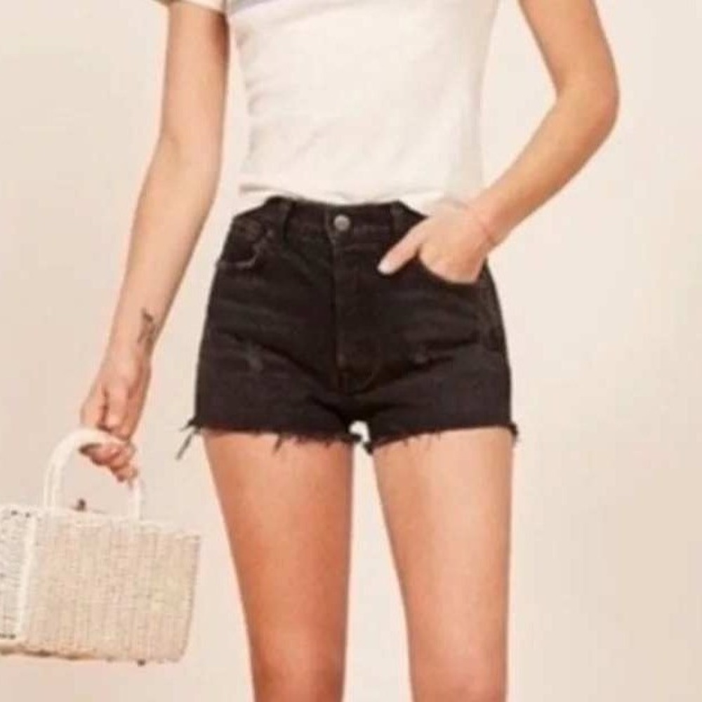 211 Reformation Jeans Dixie High Rise Shorts Black Raw Hem (Size 26, EUC)